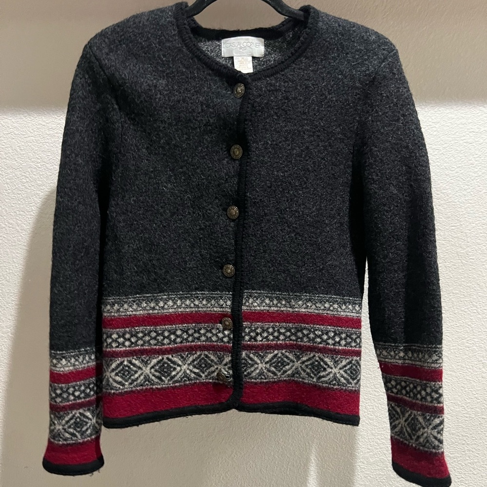100% Wool Sweater Size M